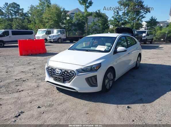 KMHC65LC9LU220003 2020 HYUNDAI IONIQ HYBRID Silver Vista tres cuartos delantera izquierda