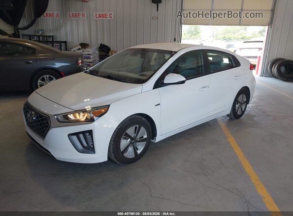 KMHC65LC9LU233608 2020 HYUNDAI IONIQ HYBRID White Передня ліва чверть