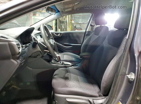 KMHC65LCXJU077902 2018 HYUNDAI IONIQ Gray Front interior view
