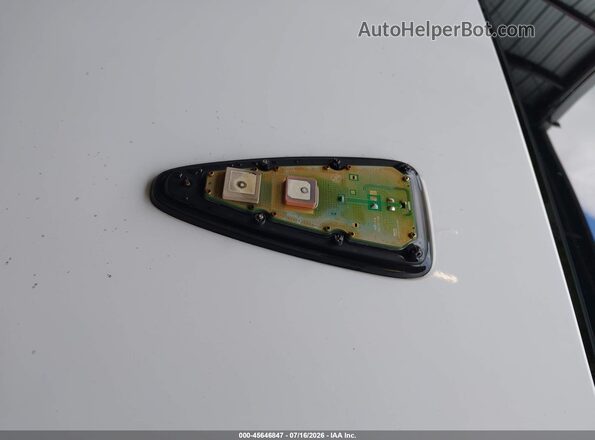 KMHC65LCXJU101194 2018 HYUNDAI IONIQ HYBRID White Вид спереду