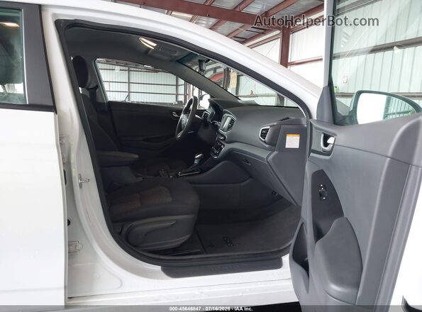 KMHC65LCXJU101194 2018 HYUNDAI IONIQ HYBRID White Вид салону спереду