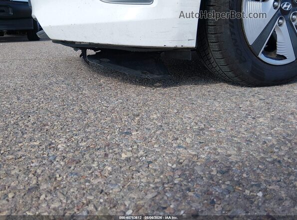 KMHC65LCXKU159145 2019 HYUNDAI IONIQ HYBRID White Вид задньої частини салону