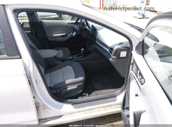 KMHC65LCXLU219524 2020 HYUNDAI IONIQ HYBRID Белый Вид салона спереди