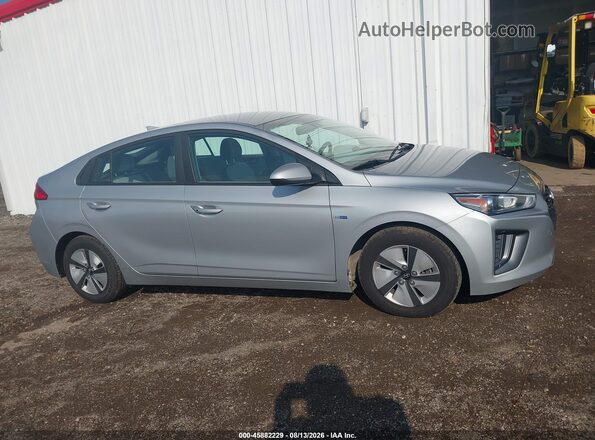 KMHC65LCXLU220754 2020 HYUNDAI IONIQ HYBRID Серебряный Вид задней части салона