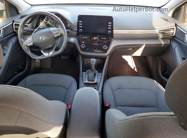 KMHC65LD6NU275651 2022 HYUNDAI IONIQ Серебряный Вид панели приборов