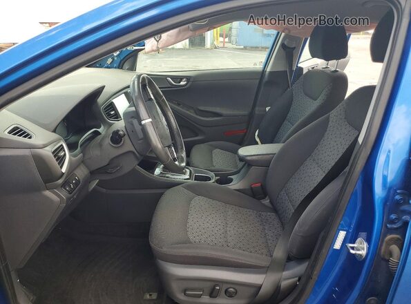 KMHC75LC0HU035701 2017 HYUNDAI IONIQ Blue Widok wnętrza z przodu