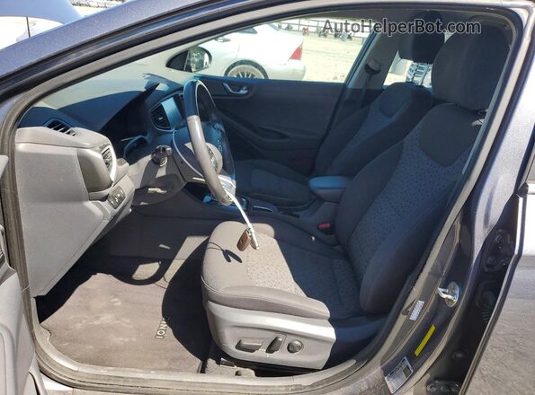 KMHC75LC1HU035593 2017 HYUNDAI IONIQ Серый Вид салона спереди