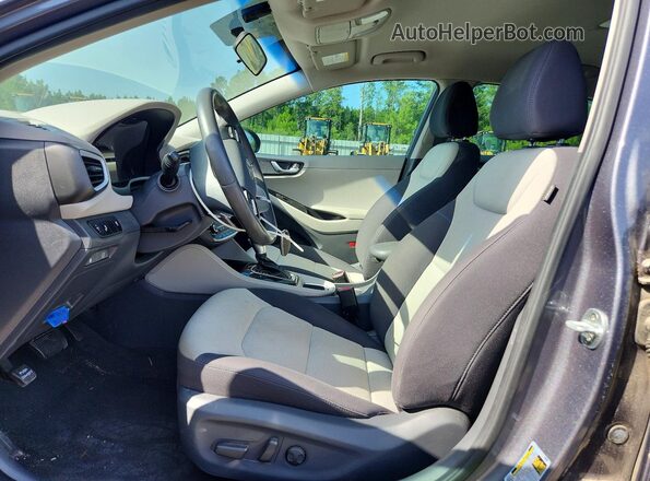 KMHC75LC2JU097011 2018 HYUNDAI IONIQ Gray Вид салону спереду