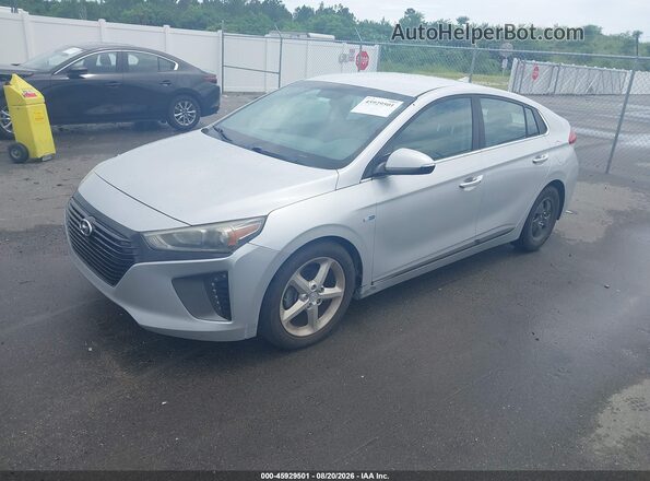 KMHC75LC4HU028038 2017 HYUNDAI IONIQ HYBRID Silver წინა მარცხენა ხედი სამი მეოთხედიდან