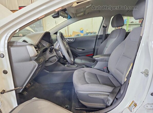 KMHC75LC4LU207074 2020 HYUNDAI IONIQ White Вид салону спереду