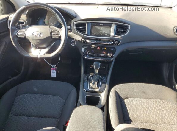 KMHC75LC6KU145109 2019 HYUNDAI IONIQ Silver Widok deski rozdzielczej