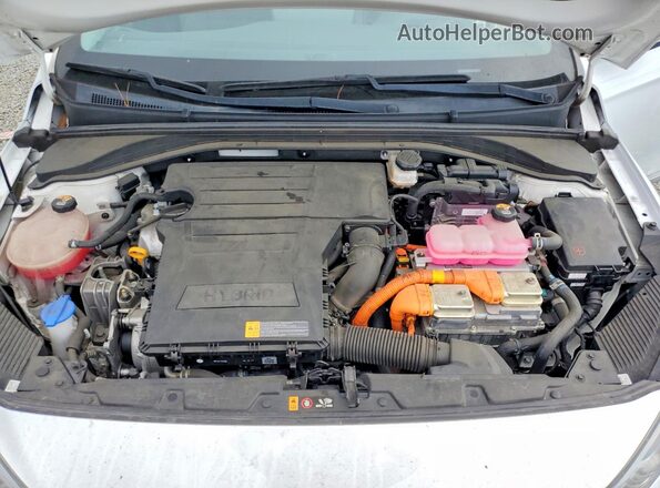 KMHC75LC6NU273001 2022 HYUNDAI IONIQ White Vista interior trasera