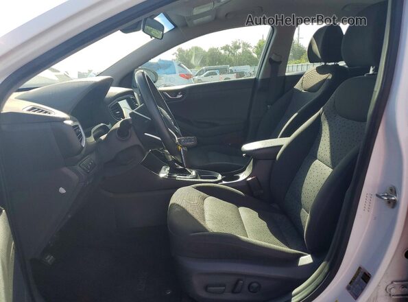 KMHC75LC8HU031458 2017 HYUNDAI IONIQ White Widok wnętrza z przodu