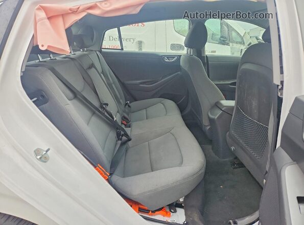KMHC75LD4MU246550 2021 HYUNDAI IONIQ White Vista de los asientos traseros