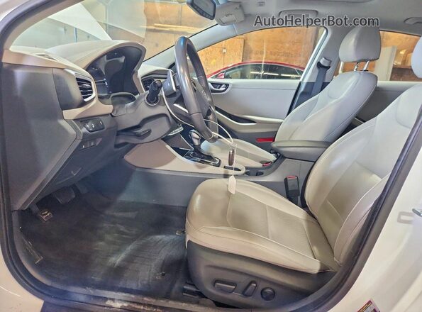KMHC85LC3JU087259 2018 HYUNDAI IONIQ White Вид салону спереду