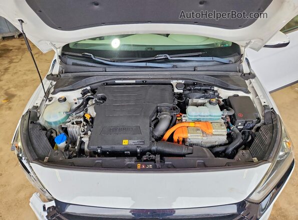 KMHC85LC3JU087259 2018 HYUNDAI IONIQ White Вид задньої частини салону