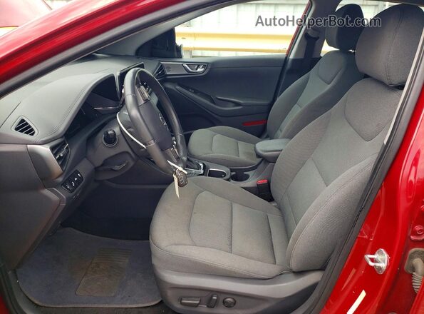 KMHC85LC3MU256667 2021 HYUNDAI IONIQ Красный Вид салона спереди