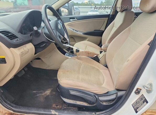 KMHCT4AE0GU114357 2016 HYUNDAI ACCENT White Вид салону спереду