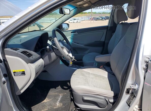 KMHCT4AE0GU958401 2016 HYUNDAI ACCENT Silver Vista interior delantera