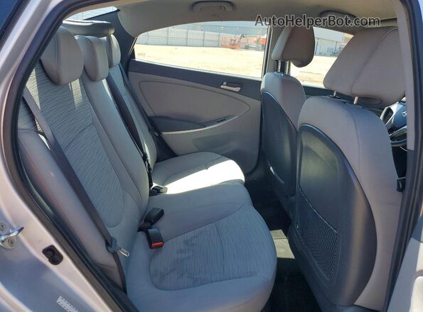 KMHCT4AE0GU958401 2016 HYUNDAI ACCENT Silver Vista de los asientos traseros