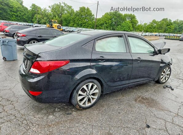 KMHCT4AE0HU355403 2017 HYUNDAI ACCENT Black Trasero derecho