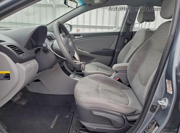 KMHCT4AE0HU373688 2017 HYUNDAI ACCENT Gray Front interior view