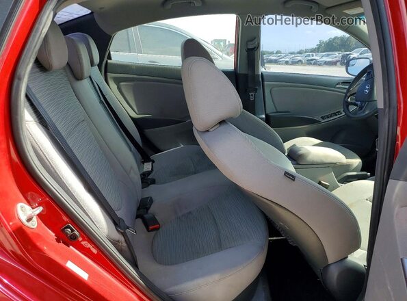 KMHCT4AE1GU050247 2016 HYUNDAI ACCENT Red Widok tylnych siedzeń