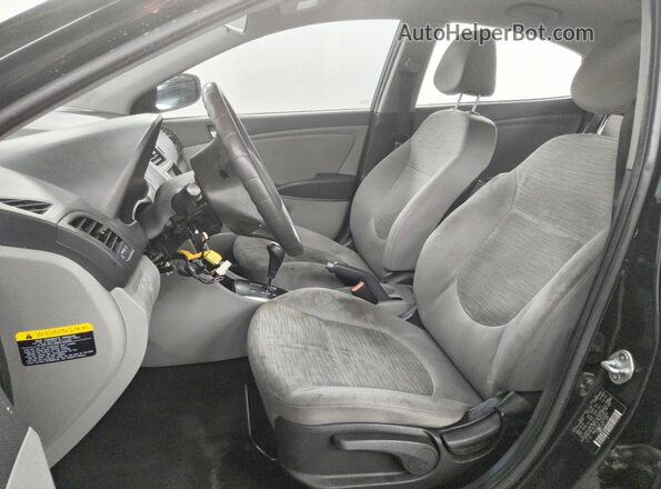 KMHCT4AE1GU060051 2016 HYUNDAI ACCENT Черный Вид салона спереди