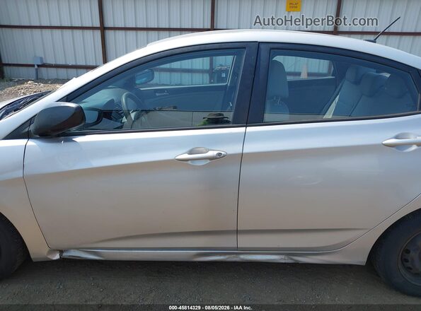 KMHCT4AE1GU981251 2016 HYUNDAI ACCENT Silver Vista interior trasera