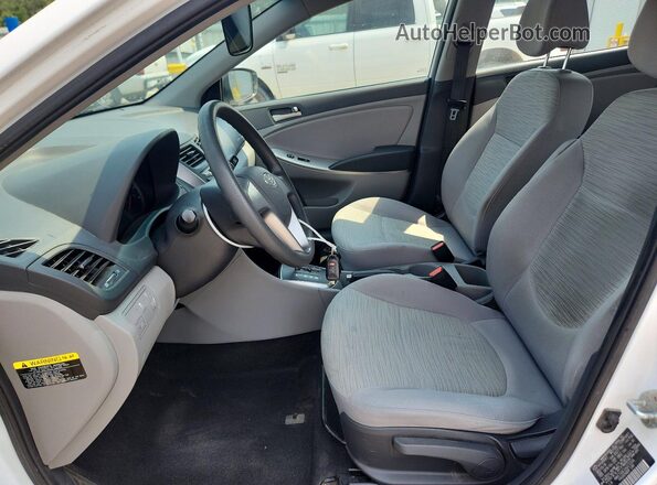 KMHCT4AE1HU272336 2017 HYUNDAI ACCENT White Սալոնի դիմացի տեսք