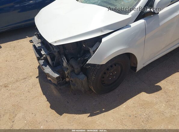 KMHCT4AE2GU094161 2016 HYUNDAI ACCENT White Front view