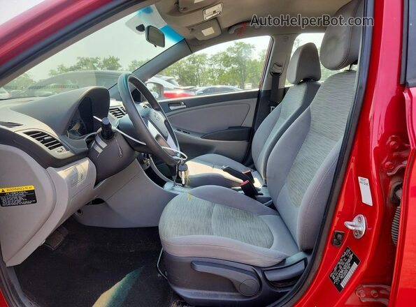 KMHCT4AE2HU345598 2017 HYUNDAI ACCENT Red Widok wnętrza z przodu
