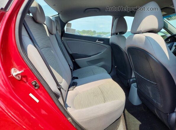 KMHCT4AE2HU345598 2017 HYUNDAI ACCENT Red Widok tylnych siedzeń