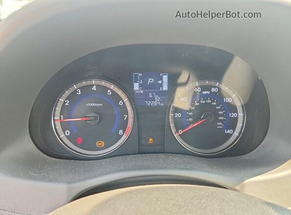 KMHCT4AE2HU345598 2017 HYUNDAI ACCENT Red Widok zestawu wskaźników