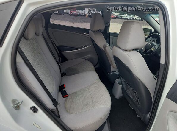 KMHCT4AE2HU379038 2017 HYUNDAI ACCENT White Вид задніх сидінь