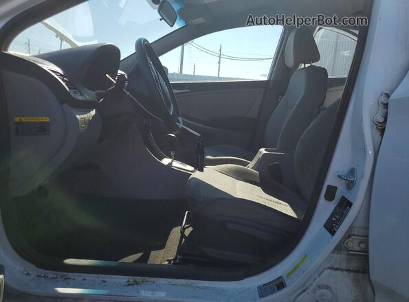 KMHCT4AE3GU045180 2016 HYUNDAI ACCENT White Вид салону спереду