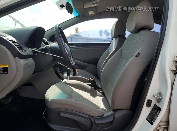 KMHCT4AE3GU970168 2016 HYUNDAI ACCENT White Widok wnętrza z przodu