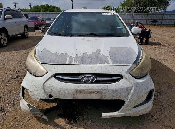 KMHCT4AE3GU970168 2016 HYUNDAI ACCENT White Widok z przodu