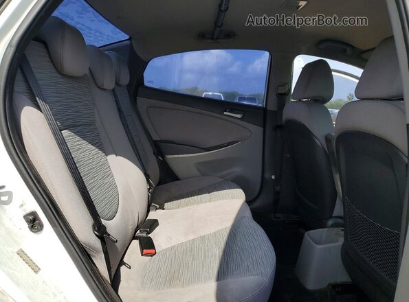 KMHCT4AE3GU970168 2016 HYUNDAI ACCENT White Widok tylnych siedzeń