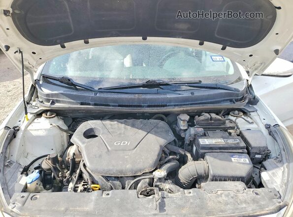 KMHCT4AE3GU970168 2016 HYUNDAI ACCENT White Widok wnętrza z tyłu