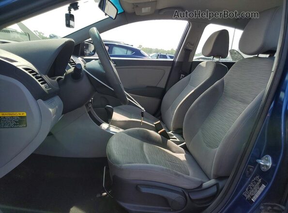 KMHCT4AE3HU255702 2017 HYUNDAI ACCENT Blue წინა სალონის ხედი