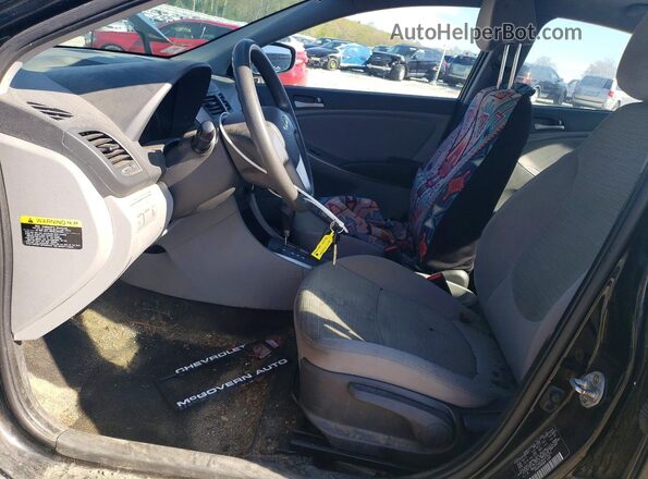 KMHCT4AE3HU375242 2017 HYUNDAI ACCENT Black წინა სალონის ხედი