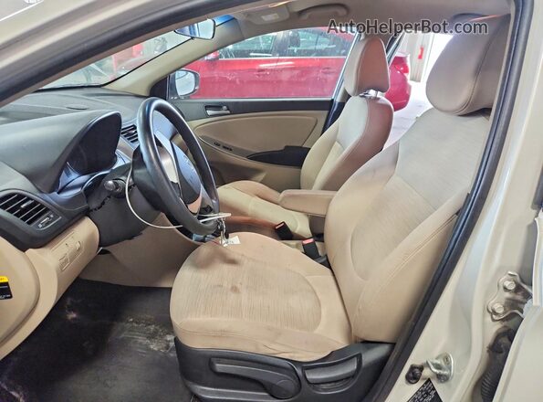 KMHCT4AE4GU118864 2016 HYUNDAI ACCENT Silver წინა სალონის ხედი