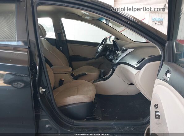 KMHCT4AE4HU330164 2017 HYUNDAI ACCENT Black წინა სალონის ხედი