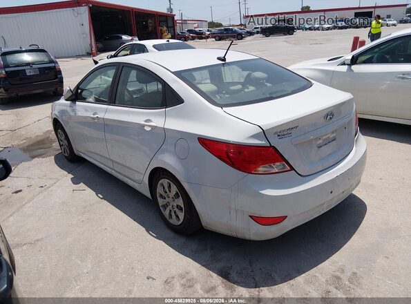 KMHCT4AE4HU366632 2017 HYUNDAI ACCENT White Tył lewy