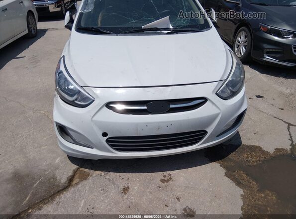 KMHCT4AE4HU366632 2017 HYUNDAI ACCENT White Widok z przodu