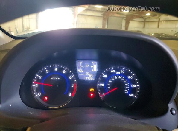 KMHCT4AE5HU355526 2017 HYUNDAI ACCENT Black ხელსაწყოთა პანელის ხედი