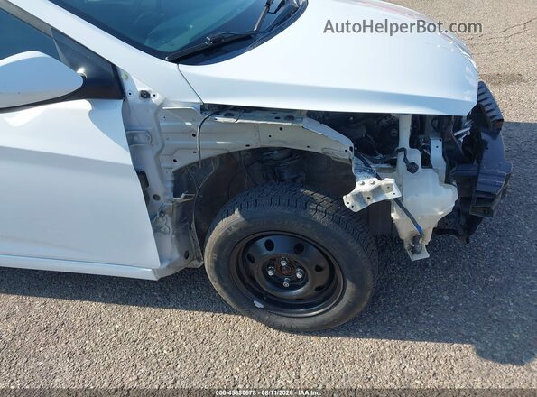 KMHCT4AE6HU330036 2017 HYUNDAI ACCENT White 