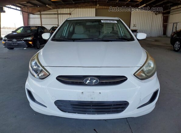 KMHCT4AE7GU000243 2016 HYUNDAI ACCENT White Вид спереду
