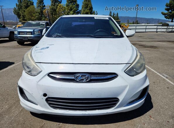 KMHCT4AE7GU120236 2016 HYUNDAI ACCENT Белый Вид спереди